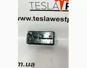 Кронштейн заднього бампера лівий Tesla Model S, 1042046-00-B